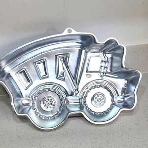Wilton Truck Cake Mold Pan